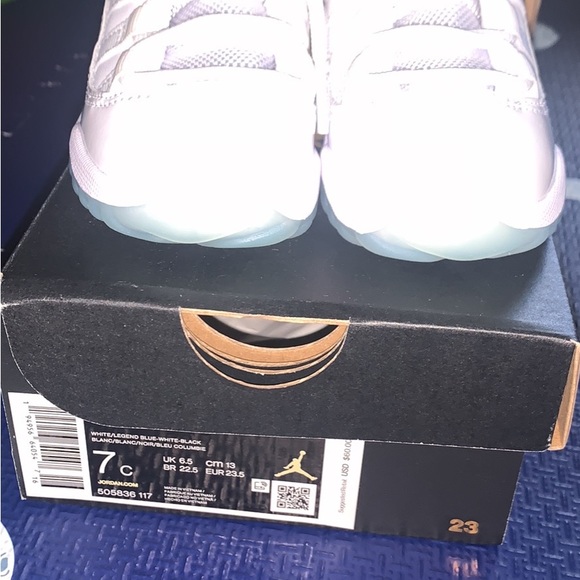 Toddler size 7c Jordan 11 legend blue - Picture 3 of 4